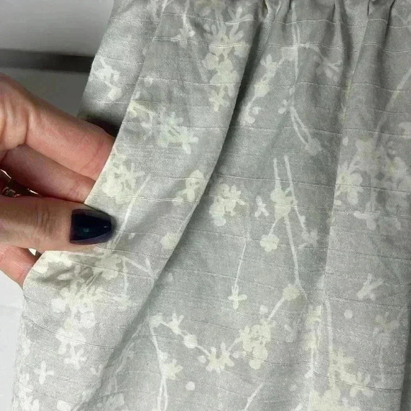 LOFT Silk Blend Floral A-Line Skirt Size 10 Gray & Cream - Picture 6 of 9